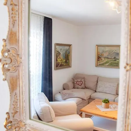 Mika -101- アパート *